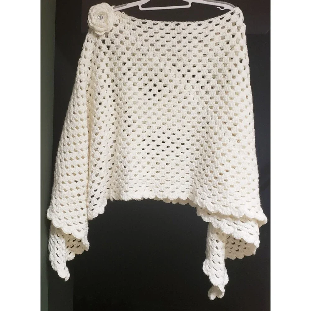 Hand Crochet Cottagecore Cape Cream Rose Flower One Size Fits All NWOT